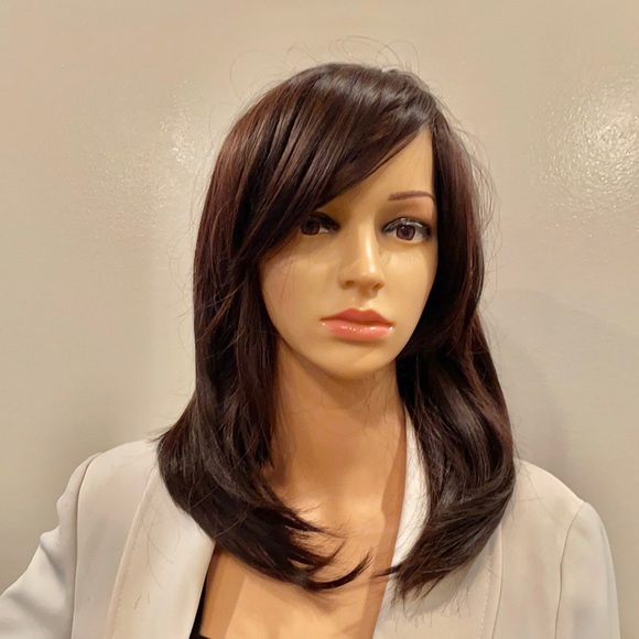 NWT 16” anchor girl side part long layer chocolate